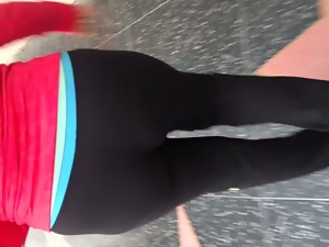 Nice fat ass Milf in leggings