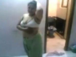 Northindian Busty Aunty&#039;s homemade fucking with her Parner