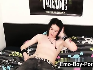 Gay XXX Cute emo Mylo Fox joins homoemo in his first ever solo video!