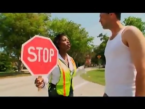 Traffic Guard stop her Job to Fuck