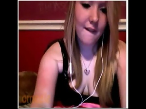18 year old omegle teen flashes tits