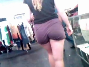 Candid Jiggly Thick Butt In Naughty bum Shorts